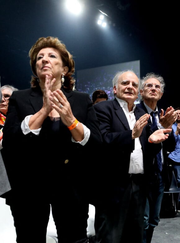 Exclusif - Françoise Noguès et Jean-Michel Macron, parents d'Emmanuel Macron - Le président de la République française et candidat du parti centriste La République en marche (LREM) à la réélection, a effectué son premier grand meeting de campagne à La Défense Arena à Nanterre le 2 avril 2022