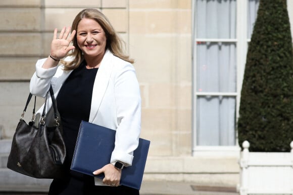 Nadia Hai Ministre déléguée charge de la Ville à la sortie du conseil des ministres, au palais de l'Elysée, à Paris, France, le 28 avril 2022.