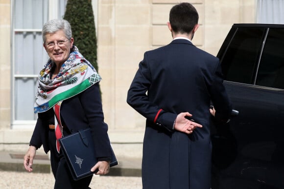 Geneviève Darrieussecq, chargée de la Mémoire et des Anciens combattants à la sortie du conseil des ministres, au palais de l'Elysée, à Paris, France, le 28 avril 2022.