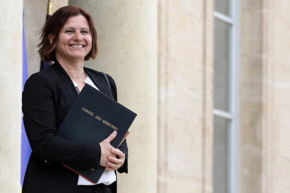 Roxana Maracineanu, ministre déléguée chargée des Sports à la sortie du conseil des ministres, au palais de l'Elysée, à Paris, France, le 28 avril 2022.