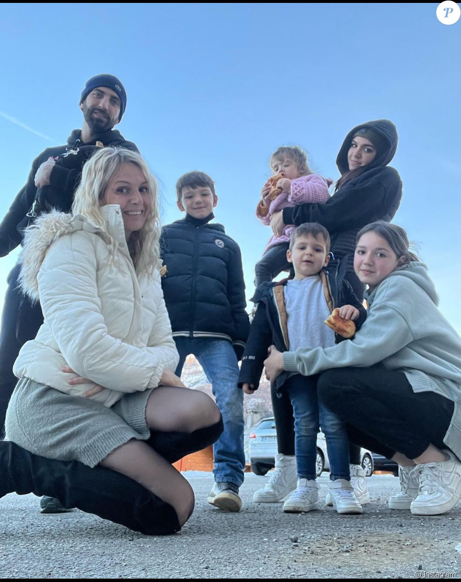 La famille Dol de "Familles nombreuses" au ski