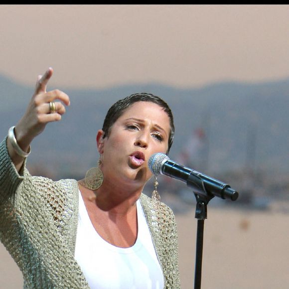 Diam's sur le plateau "Le grand journal" sur la croisette à Cannes le 21 mai 2007