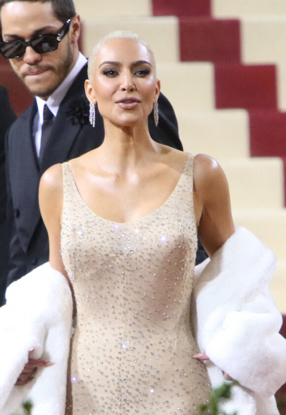 Kim Kardashian - Les célébrités arrivent à la soirée du "MET Gala 2022" à New York, le 2 mai 2022. 
