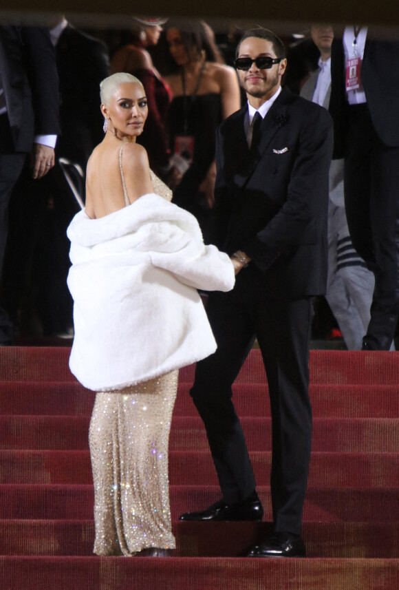 Kim Kardashian et Pete Davidson - Les célébrités arrivent à la soirée du "MET Gala 2022" à New York, le 2 mai 2022. 