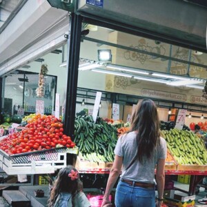 Mareva Galanter et Manava, la fille qu'elle a eue avec Arthur, en balade en Israël