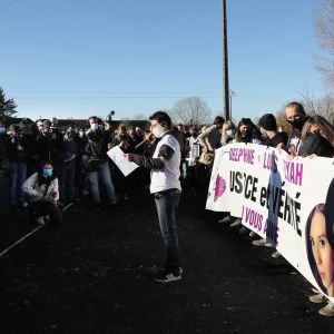 La famille et les proches se sont réunis pour une marche blanche en hommage à Delphine Jubillar, l'infirmière de 33 ans, disparue il y a un an, à Cagnac-les-Mines. Le 19 décembre 2021