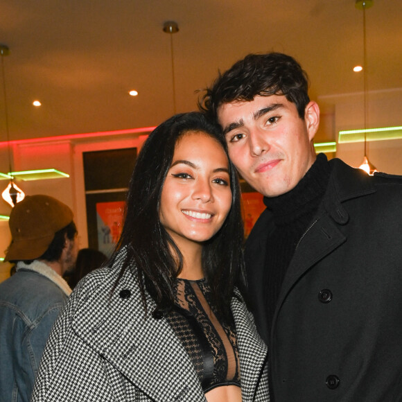 Exclusif - Vaimalama Chaves (Miss France 2019) et son compagnon, Nicolas Fleury - People à la générale du spectacle des Coquettes "Merci Francis" à l'Alhambra à Paris le 17 novembre 2021. © Coadic Guirec/Bestimage