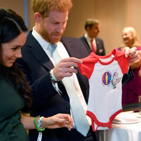 Le prince Harry, duc de Sussex, et Meghan Markle, duchesse de Sussex, lors de la soirée des WellChild Awards à l'hôtel Royal Lancaster à Londres le 15 octobre 2019.