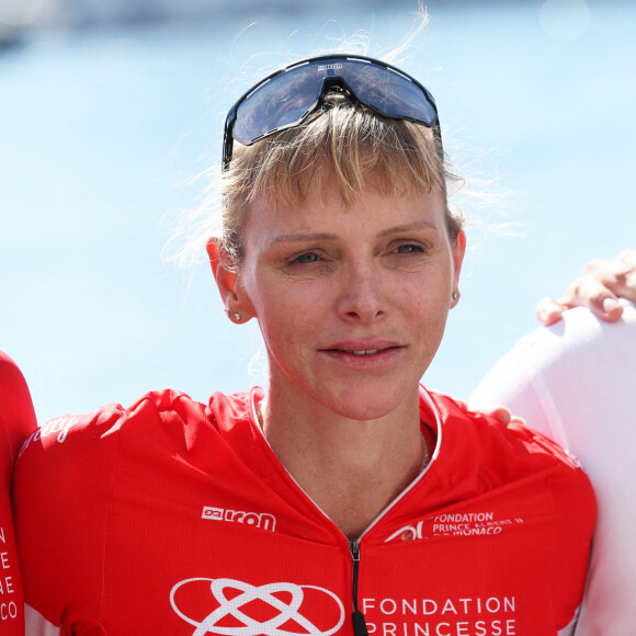 La princesse Charlène de Monaco - La famille princière de Monaco à l'arrivée de la 3ème édition de la course "The Crossing : Calvi-Monaco Water Bike Challenge". Ce défi caritatif organisé par la Fondation Princesse Charlène se déroule les 12 et 13 septembre. Deux équipes de quatre athlètes, parmi lesquels la Princesse et son frère Gareth Wittstock, secrétaire général de la fondation, vont se relayer en water bike durant 24h pour relier les 180km qui séparent Calvi de Monaco. Monaco, le 13 septembre 2020. © Jean-Charles Vinaj/Pool Monaco/Bestimage