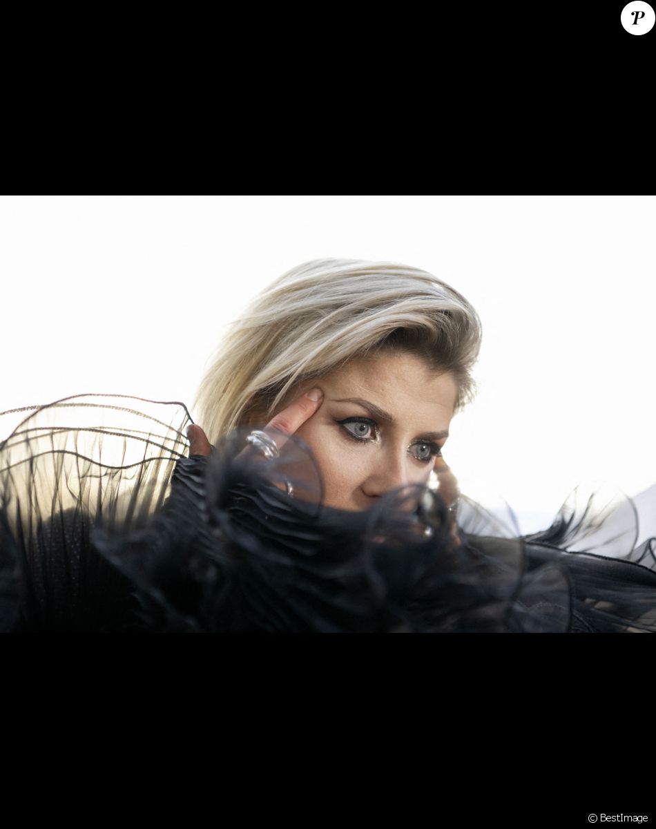 Cornelia Jakobs, Sweden, au photocall de "l'Eurovision 2022" à Turin, le 8 mai 2022.