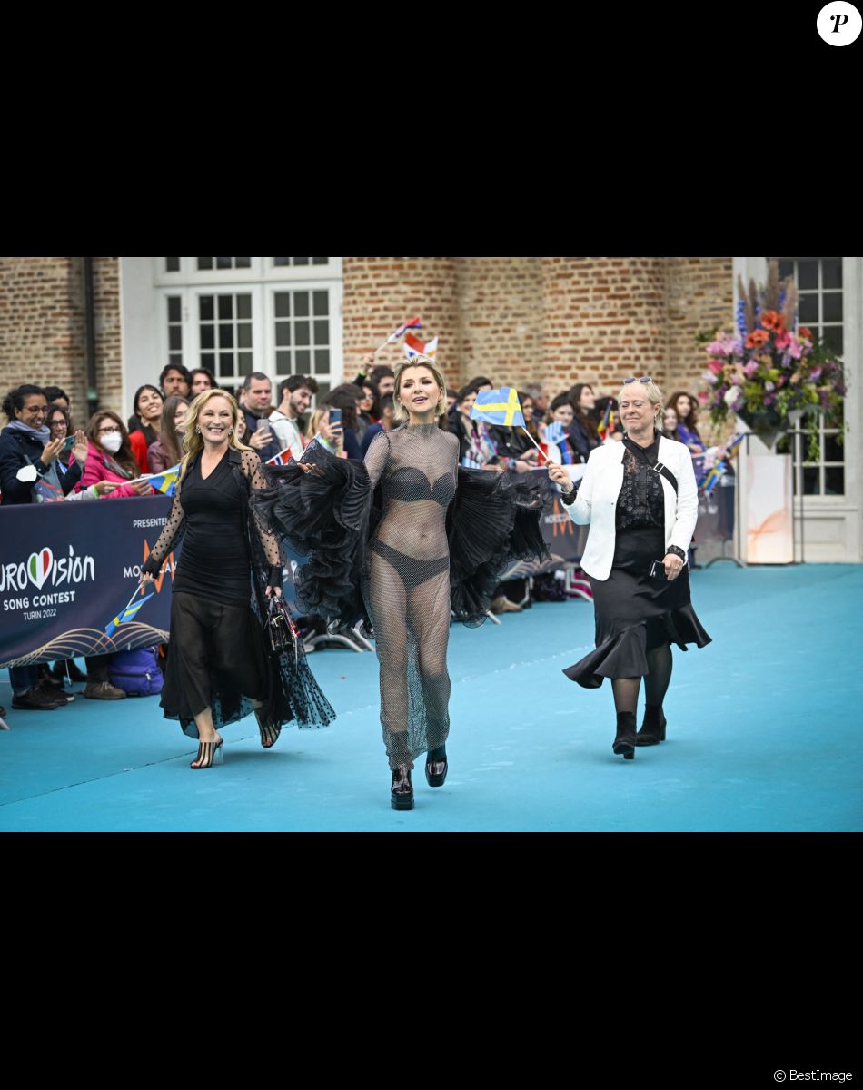 Cornelia Jakobs, Sweden, au photocall de "l'Eurovision 2022" à Turin, le 8 mai 2022.