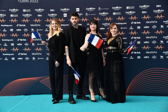Alvan & Ahez, représentants de la France, au photocall de "l'Eurovision 2022" à Turin, Italie.