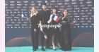 Eurovision 2022 : L'Ukraine grande favorite, la chanteuse suédoise toute en transparence...