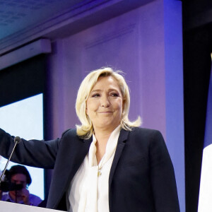 Marine Le Pen, candidate à la présidence du parti d'extrême droite Rassemblement national (RN), prononce un discours au Pavillon d'Armenonville à Paris, France, le 24 avril 2022 après sa défaite au second tour de l'élection présidentielle française