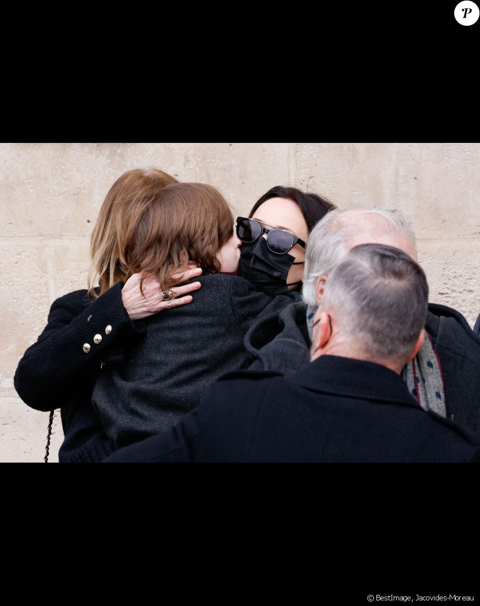 Gaëlle Pietri (ex-compagne du défunt) et son fils Orso - Sorties des obsèques (bénédiction) de Gaspard Ulliel en l'église Saint-Eustache à Paris. Le 27 janvier 2022 © Jacovides-Moreau / Bestimage