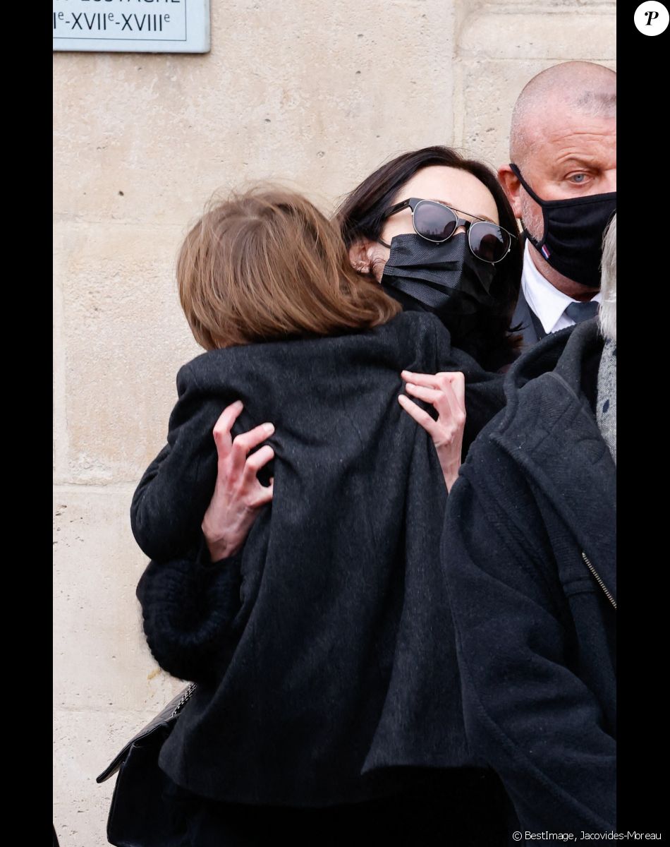 Gaëlle Pietri (ex-compagne du défunt) et son fils Orso - Sorties des obsèques (bénédiction) de Gaspard Ulliel en l'église Saint-Eustache à Paris. Le 27 janvier 2022 © Jacovides-Moreau / Bestimage