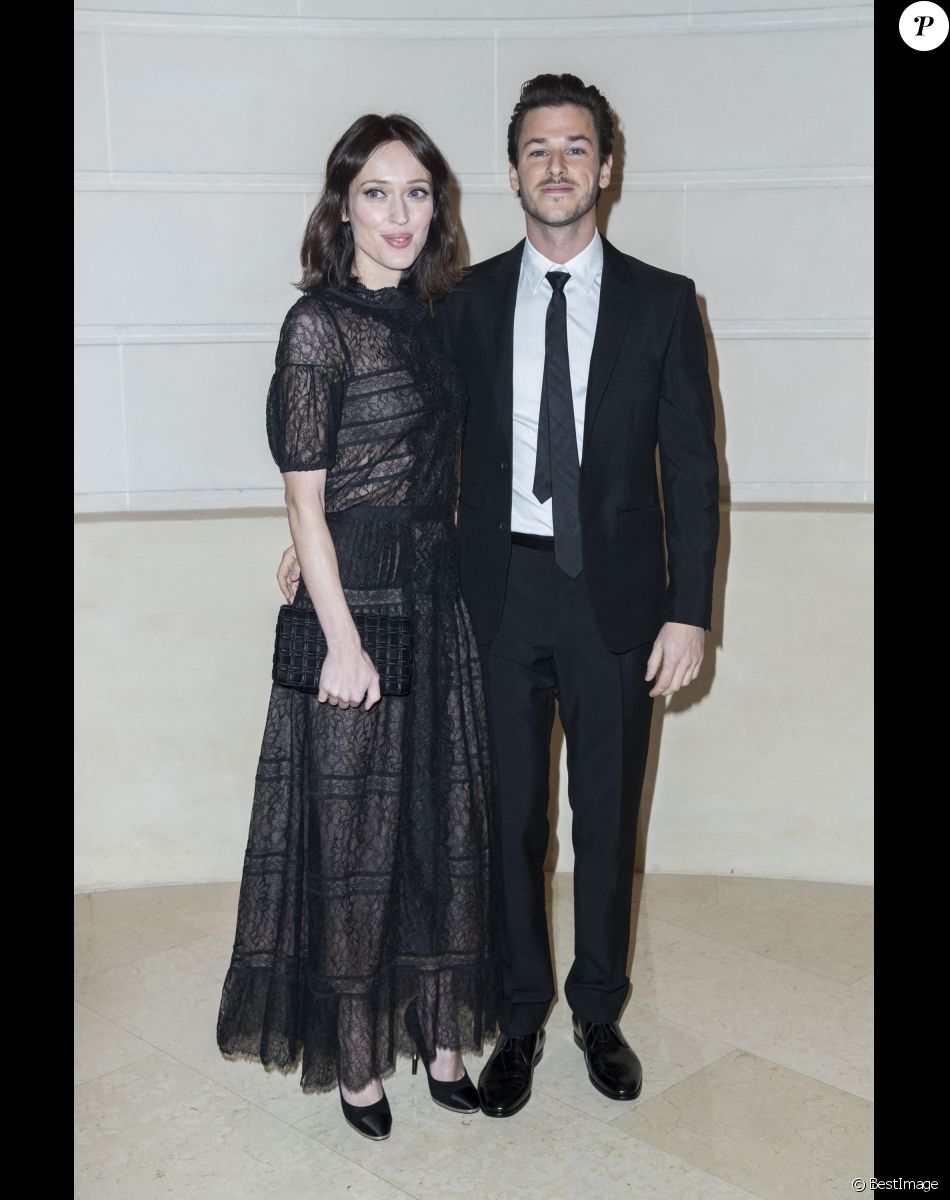 Gaspard Ulliel et sa compagne Gaëlle Pietri - Photocall lors du deuxième défilé Chanel "Métiers d'Art" au Ritz à Paris, France, le 6 décembre 2016. © Olivier Borde/Bestimage