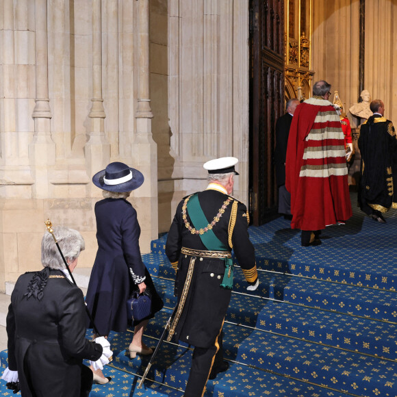 Le prince Charles, prince de Galles, et Camilla Parker Bowles, duchesse de Cornouailles - Arrivée au discours de l'ouverture officielle du Parlement à Londres, le 10 mai 2022. Ayant des problèmes de mobilité, la reine d'Angleterre est représentée par le prince de Galles.