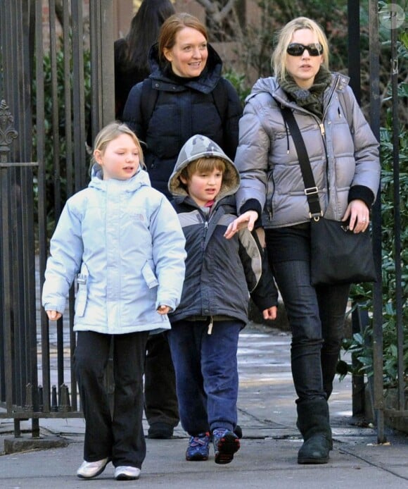 Kate Winslet et ses enfants à New York, le 28 janvier 2010