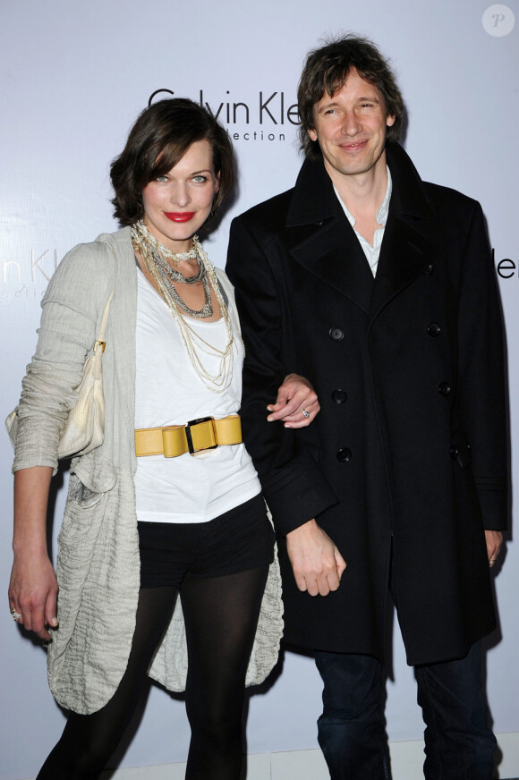 Milla Jovovich et Paul W. S. Anderson lors de la soirée Calvin Klein et Los Angeles Nomadic Division à Los Angeles le 28 janvier 2010
