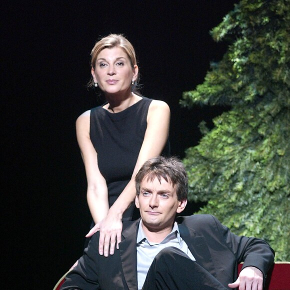 Michèle Laroque et Pierre Palmade dans le spectacle Ils se sont aimés au Zénith de Paris le 14 juin 2002