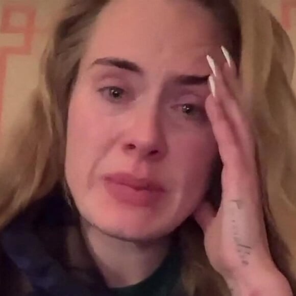 Capture d'écran de Adele, qui annonce le report de ses concerts à Las Vegas. Le 20 janvier 2022