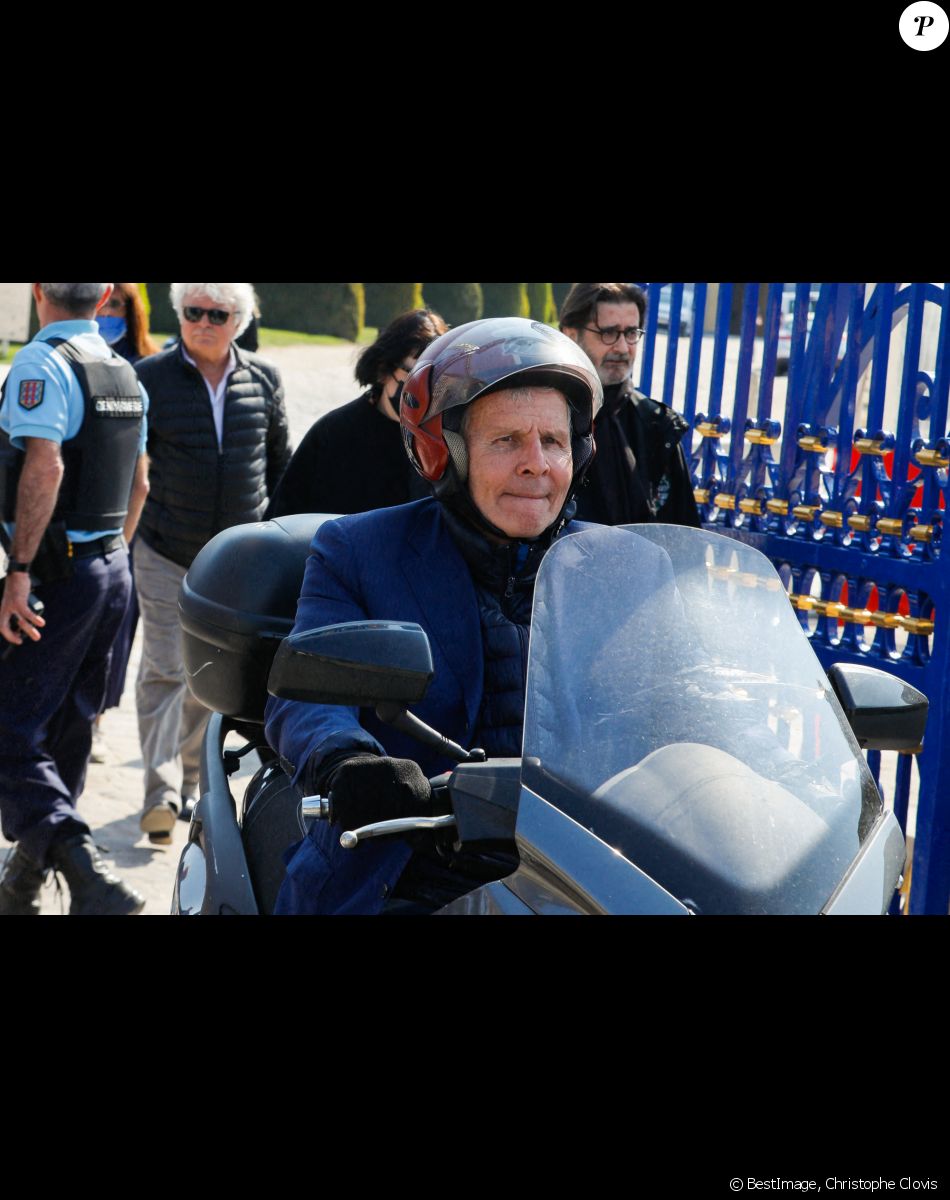 Patrick Poivre d'Arvor - Sortie de l'hommage funèbre à Jacques Perrin aux Invalides à Paris © Christophe Clovis/Bestimage