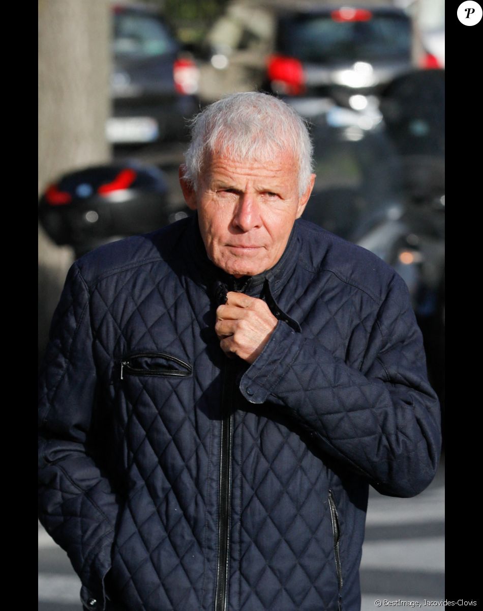 Patrick Poivre d'Arvor (PPDA) - Arrivées aux obsèques de Etienne Mougeotte en l'église Saint-François-Xavier à Paris © Jacovides-Clovis / Bestimage