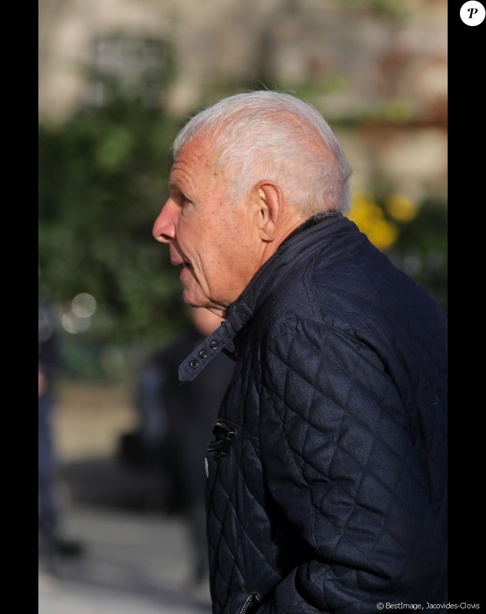Patrick Poivre d'Arvor (PPDA) - Arrivées aux obsèques d'Etienne Mougeotte en l'église Saint-François-Xavier à Paris. Le 13 octobre 2021