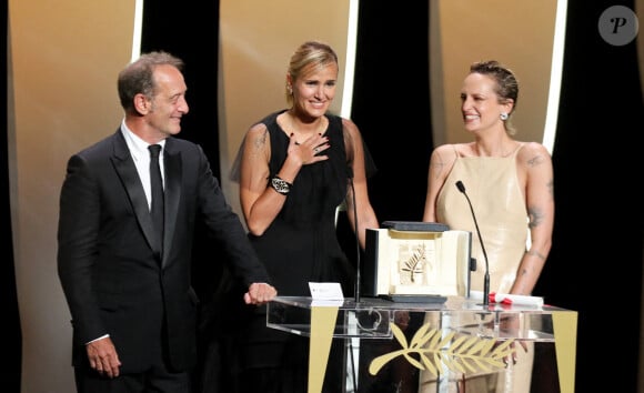 Vincent Lindon, Julia Ducournau (Palme d'Or pour "Titane"), Agathe Rousselle - Cérémonie de clôture du 74ème Festival International du Film de Cannes, le 17 juillet 2021