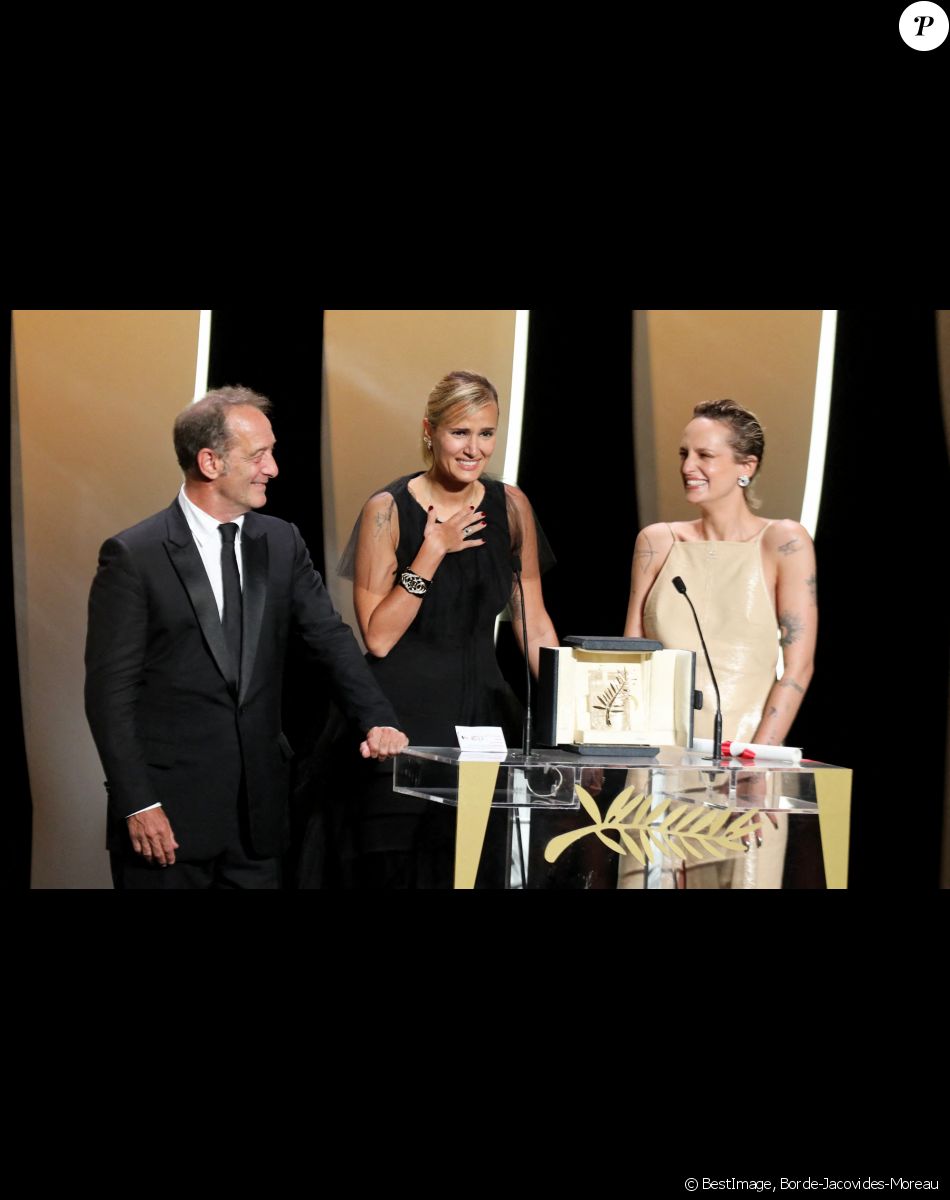Vincent Lindon, Julia Ducournau (Palme d'Or pour "Titane"), Agathe Rousselle - Cérémonie de clôture du 74ème Festival International du Film de Cannes, le 17 juillet 2021