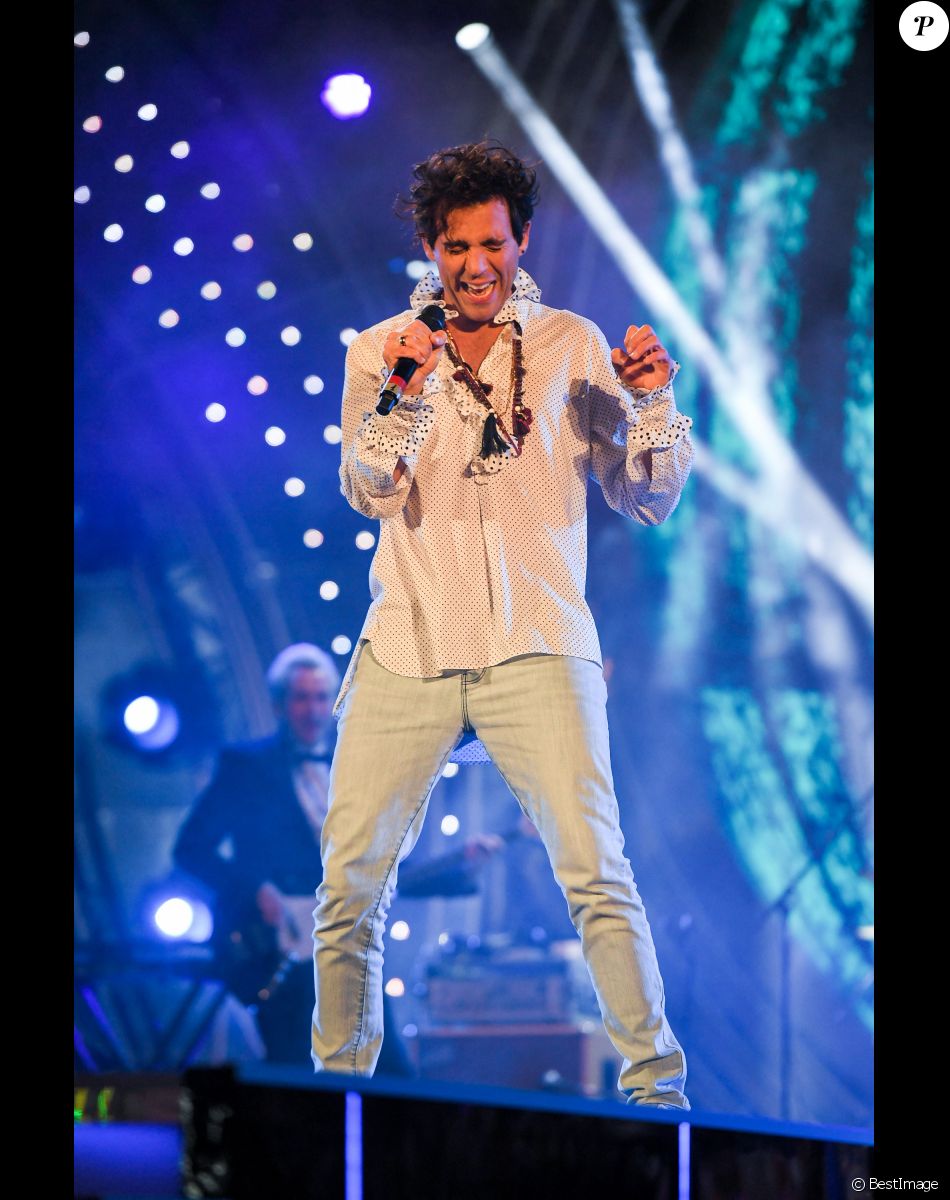 Mika en concert lors de la 70ème édition du festival de Sanremo, le 6 février 2020.