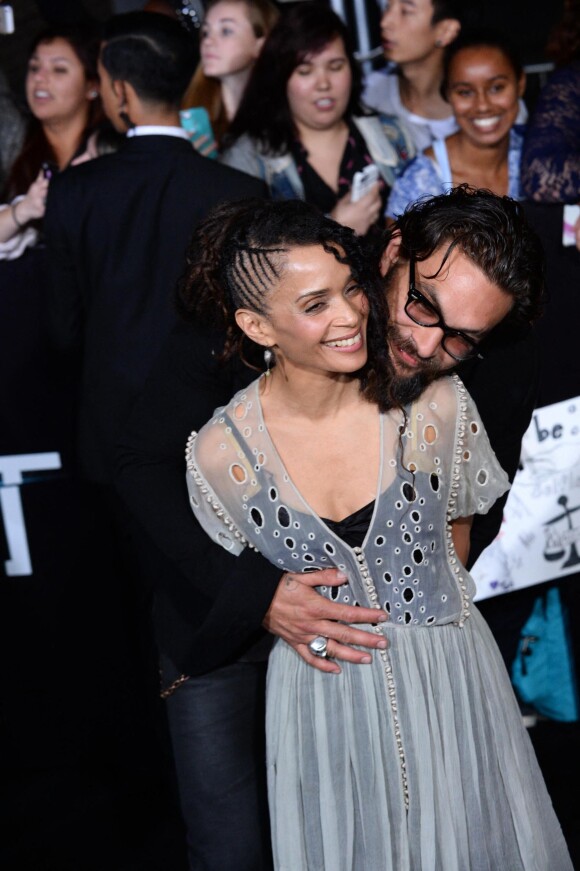 Lisa Bonet et son mari Jason Momoa lors de la première du film "Divergent" au Regency Bruin Theatre à Los Angeles, le 18 mars 2014.