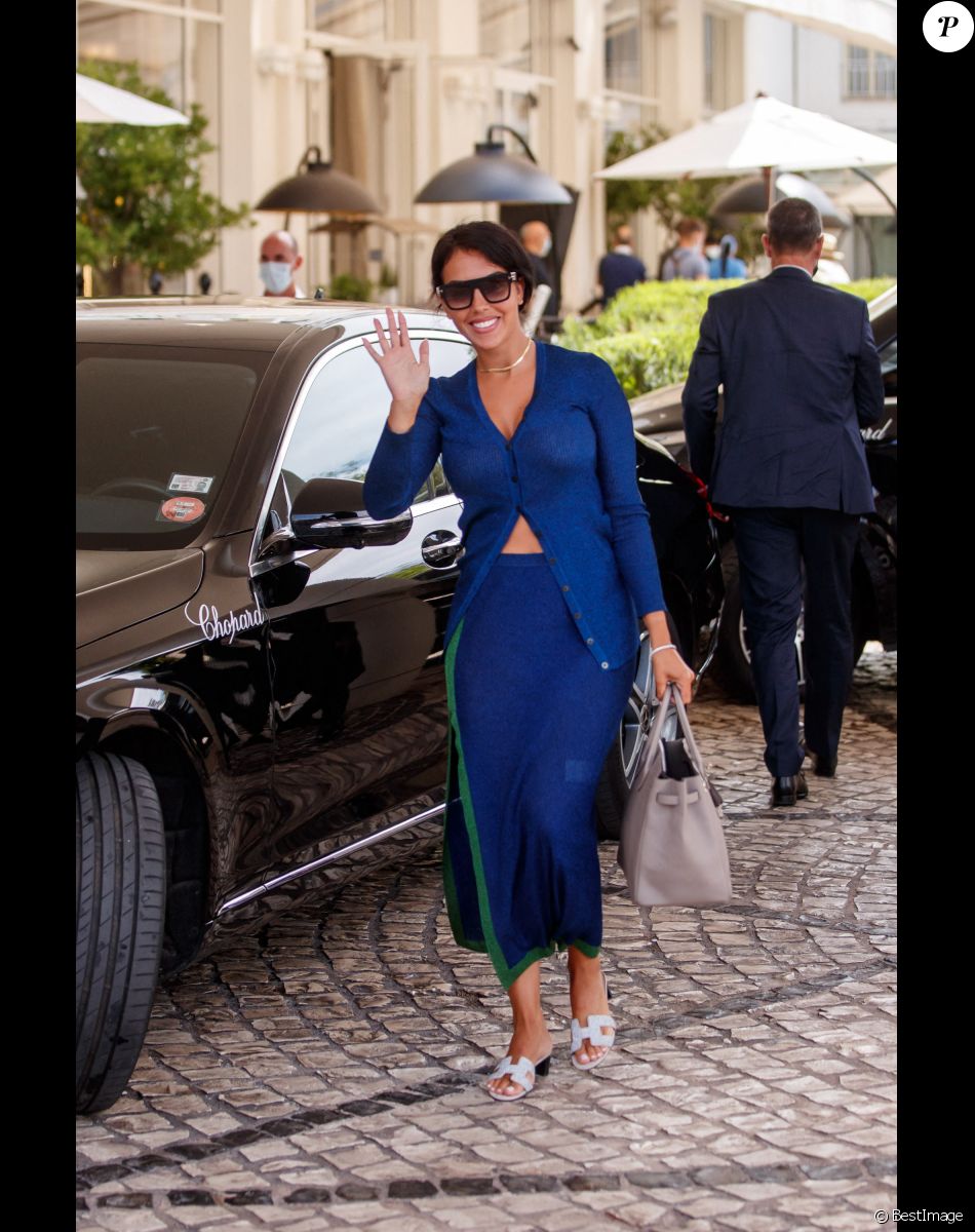 Georgina Rodriguez à la sortie de l'hôtel "Martinez" lors du 74ème Festival International du Film de Cannes, le 15 juillet 2021