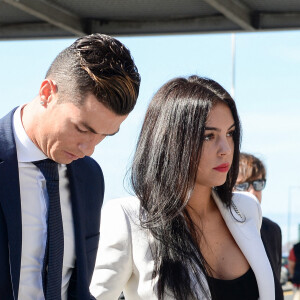 Cristiano Ronaldo et sa famille à l'aéroport de Madère rebaptisé le 29 mars 2017. Cérémonie d'attribution du nom Cristiano Ronaldo à l'aéroport international de Madère, sa mère Maria Dolores dos Santos Aveiro, sa compagne Georgina Rodriguez et ses enfants sont présents. 