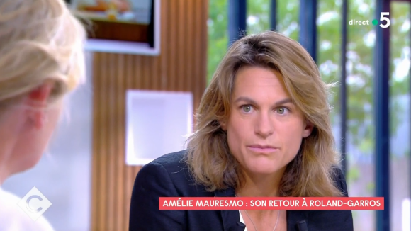 Amélie Mauresmo parle de ses regrets concernant le tournoi Roland-Garros et son nouveau poste de directrice de la compétition sur le plateau de "C à Vous"