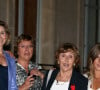 Edith Cresson entourée de sa famille (Officier de la Légion d'honneur) - Cérémonie de remise de décorations, par Francois Hollande, au Palais de l'Elysée à Paris, le 16 Septembre 2014.