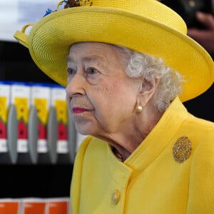 La reine Elizabeth II à la station de métro Paddington de Londres pour l'inauguration de la Elizabeth Line, mardi 17 mai 2022 Photo by Ian West/PA Wire/ABACAPRESS.COM