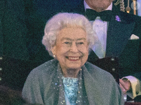 Le reine Elisabeth II d'Angleterre assiste au spectacle de son jubilé "The Queen's platinum jubilee celebration lors du Windsor Horse Show à Windsor le 15 mai 2022. 