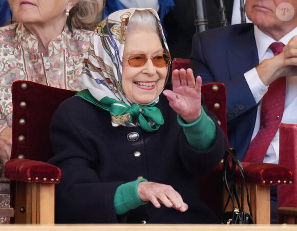 La reine Elisabeth II d'Angleterre assiste au "Royal Windsor Horse Show" à Windsor en présence du prince Edward, duc de Kent, et de sa femme, Sophie Rhys-Jones, comtesse de Wessex, Royaume Uni, le 13 mai 2022. 