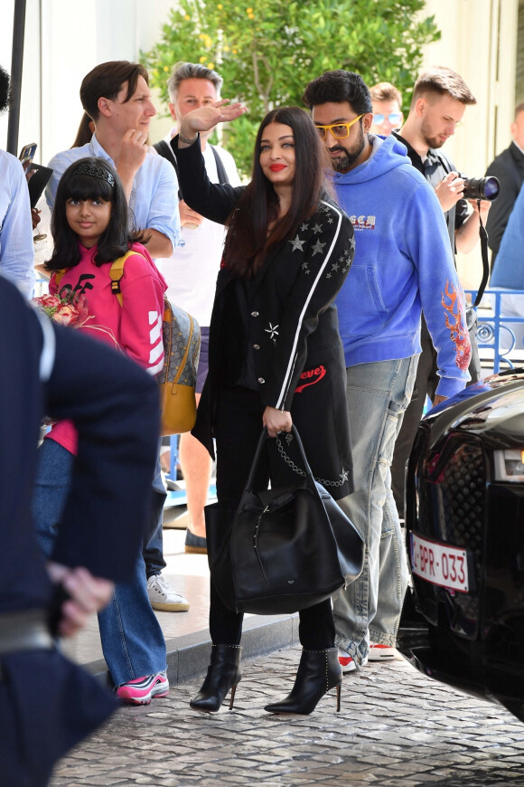 Aishwarya Rai Bachchan arrive à l'hôtel "Martinez" lors du 75ème Festival International du Film de Cannes, France, le 17 mai 2022. 