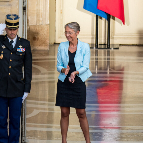 Passation de pouvoirs entre l'ancien Premier ministre français, Jean Castex et la nouvelle Première ministre française, Elisabeth Borne à l Hôtel de Matignon à Paris, France, le 16 mai 2022