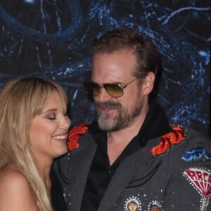 Millie Bobby Brown et David Harbour - Photocall de la quatrième saison de la série "Stranger Things" aux Studios Netflix à New York, le 14 mai 2022.