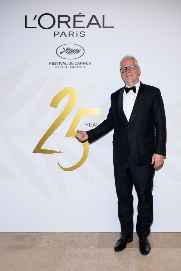 Thierry Fremaux au photocall du dîner "L'Oréal" lors du 75ème Festival International du Film de Cannes, le 18 mai 2022. 