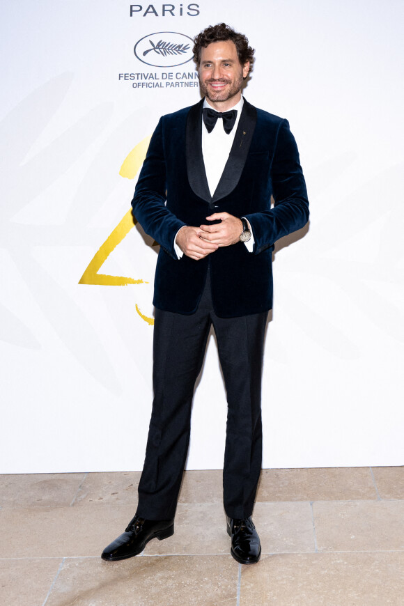 Edgar Ramirez au photocall du dîner "L'Oréal" lors du 75ème Festival International du Film de Cannes, le 18 mai 2022. 