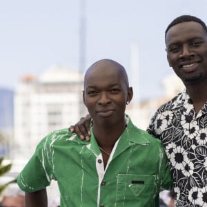 Alassane Diong et Omar Sy au photocall du film "Tirailleurs" (Un certain regard) lors du 75ème Festival International du Film de Cannes, le 19 mai 2022. © Cyril Moreau / Bestimage 