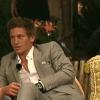 Mickaël va pleurer auprès de Farid des vilaines choses que Greg lui a dites au sujet de l'image qu'il renvoie. C'est vraiment trop injuste !