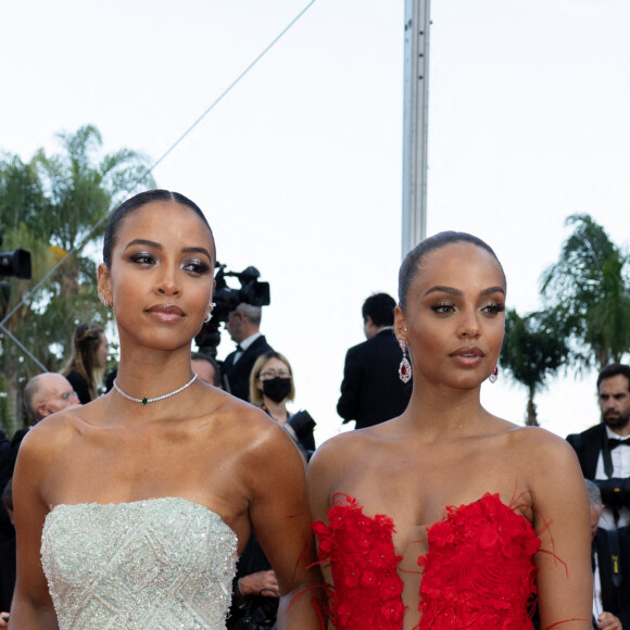 Flora Coquerel et Alicia Aylies - Montée des marches du film " Three Thousand Years of Longing (3000 ans à t'attendre) " lors du 75ème Festival International du Film de Cannes. Le 20 mai 2022 © Olivier Borde / Bestimage 