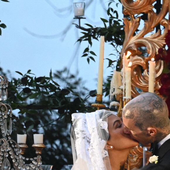 Après Las Vegas et Los Angeles, Kourtney Kardashian et son mari Travis Barker se remarient à Portofino en Italie. Pour l'occasion, la famille Kardashian au grand complet (Kris Jenner, Kendall Jenner, Kylie Jenner, Khloe Kardashian, Kim Kardashian, avec compagnons et enfants) et leurs amis (Machine Gun Kelly, Megan Fox, Stefano Gabbana, etc...) ont répondu présents. La cérémonie avait lieu dans un endroit paradisiaque à l'abri de tous les regards. Portofino, le 22 mai 2022.