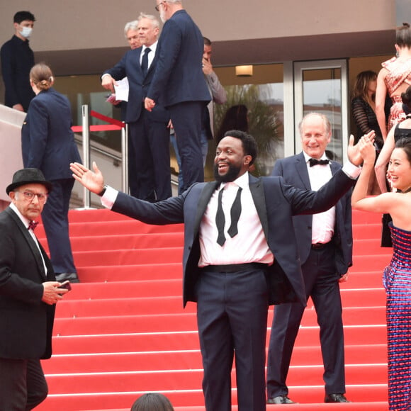 Hippolyte Girardot, Byron Bowers, Fala Chen, Antoine Reinartz, Nora Hamzawi, Vincent Lacoste - Montée des marches du film "Holy Spider (Les nuits de Mashhad)" lors du 75ème Festival International du Film de Cannes. Le 22 mai 2022 © Giancarlo Gorassini / Bestimage